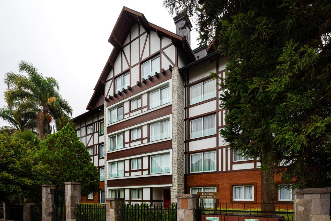 Apto Lindamente Decorado No Centro De Gramado Apartamento Exterior foto